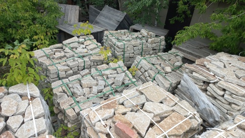 Плитняк гранитный галтованный купить в Ялуторовске