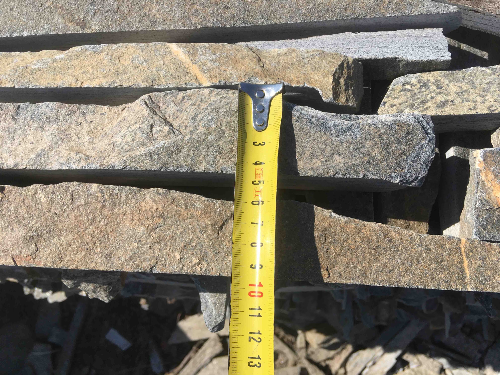 Горбушка златолит мультиколор для облицовки купить в Ялуторовске