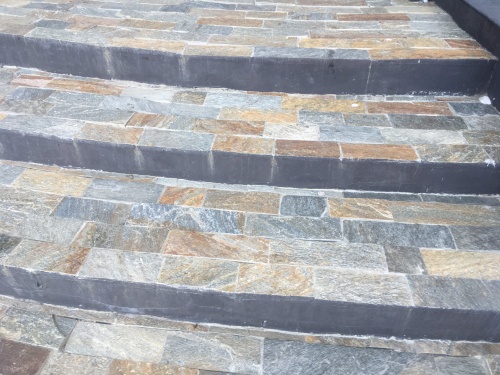 Плитка из Златолита Уральского для лестницы купить в Ялуторовске