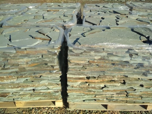 Плитняк златолит зелёный для цоколя, отмостки купить в Ялуторовске