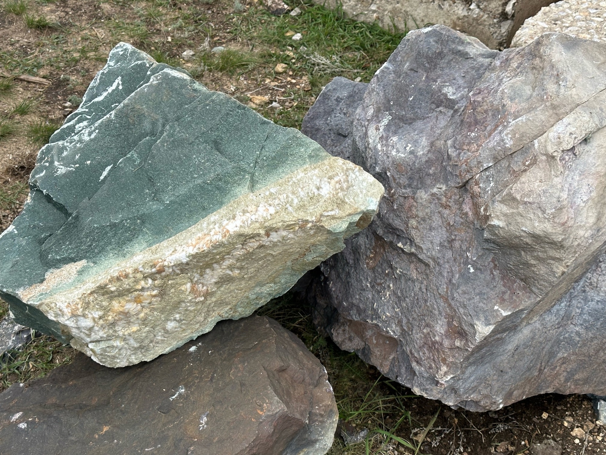 Камни для ландшафтного дизайна зелёные 10-60 килограмм купить в Ялуторовске