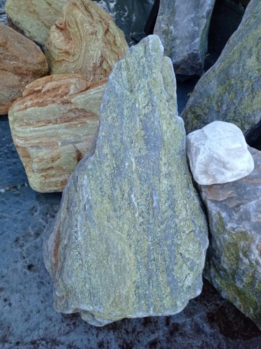 Златолит жёлтый, жёлто-зелёный глыбки и валуны для ланшафтного дизайна купить в Ялуторовске