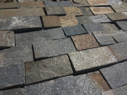 Плитка пилёная златолит Уральский для цоколя, отмостки купить в Ялуторовске