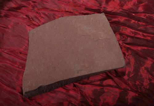 Плитняк лемезит бордовый для цоколя 1,5-2 см купить в Ялуторовске