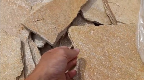 Плитняк златолит жёлтый золотистый для отмостки купить в Ялуторовске