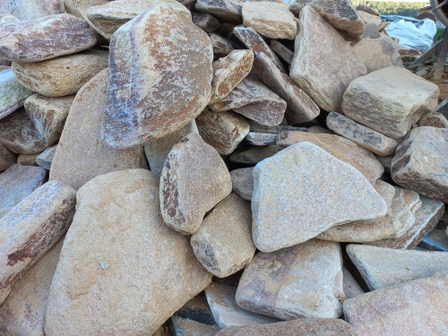 Златолит жёлтый, жёлто-зелёный глыбки и валуны для ланшафтного дизайна купить в Ялуторовске