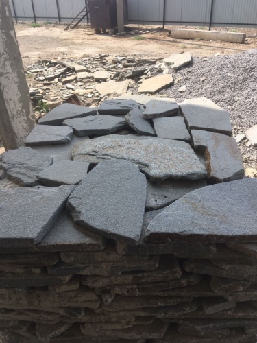 Златолит серебристый галтованный для лестниц купить в Ялуторовске